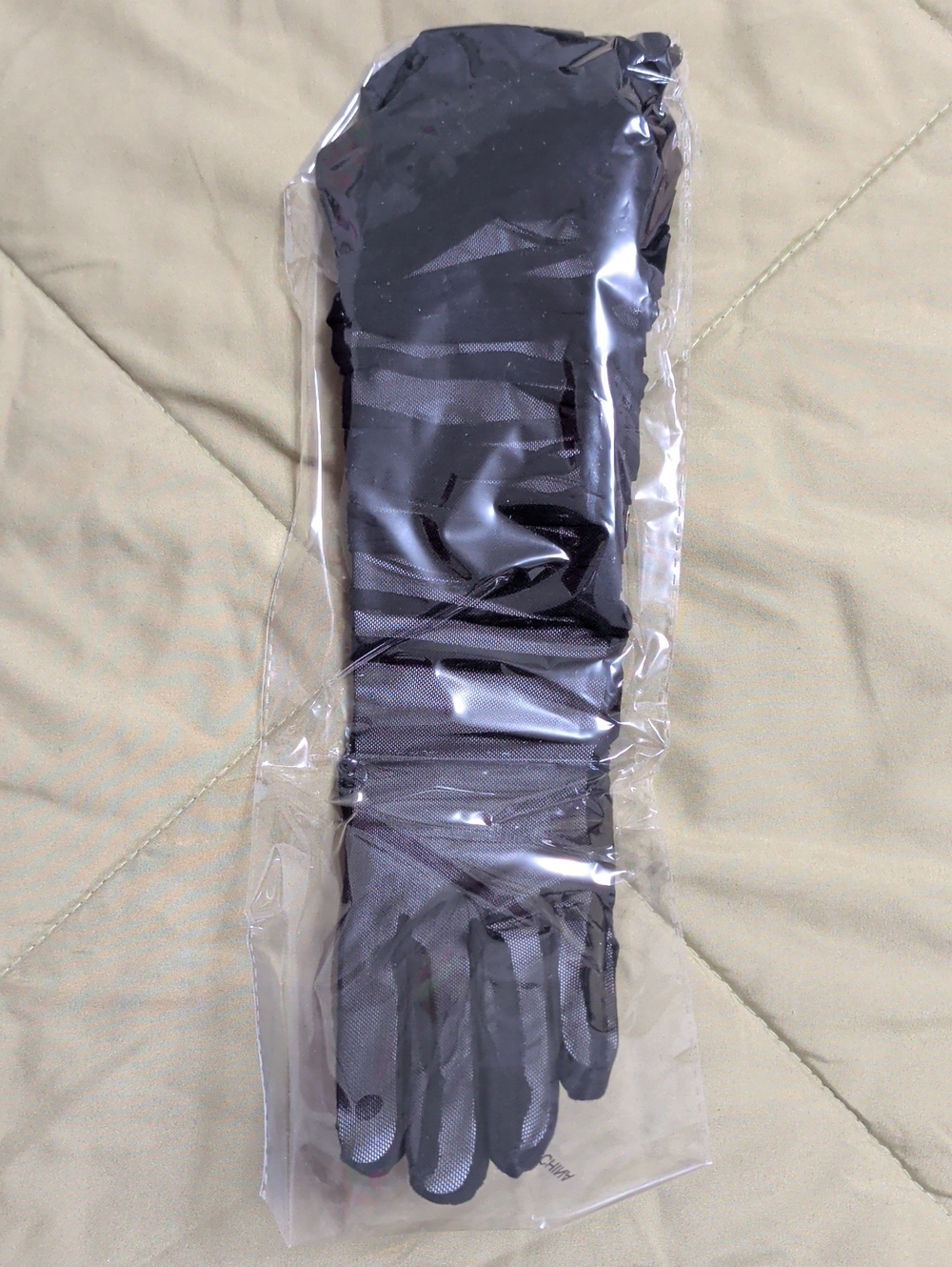 Black Women's Stretch Satin Gloves - Elegant Evening Accessory